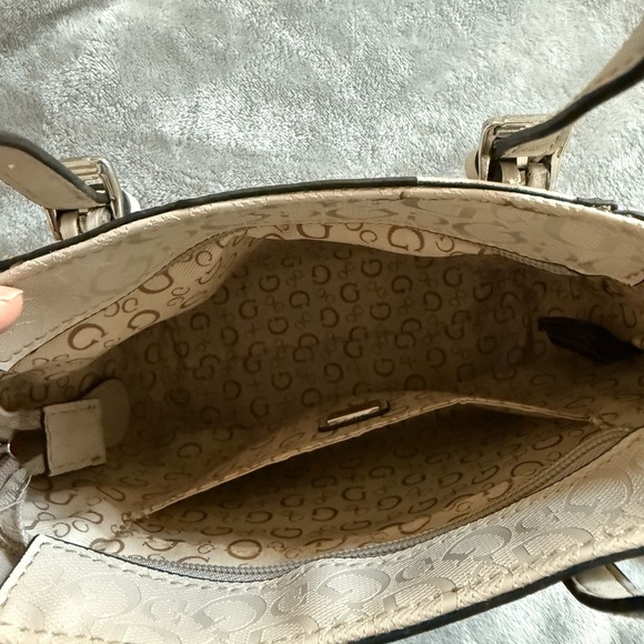 Guess Vintage Cream Crossbody Bag with Silver Hardware - Picture 5 of 5